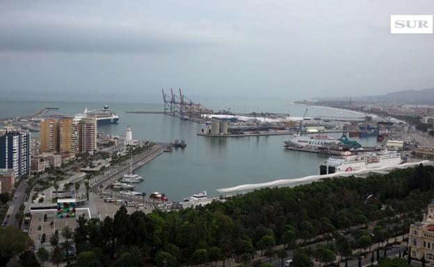 Vídeo | Los barcos del puerto de Málaga hacen sonar sus sirenas en agradecimiento a los sanitarios